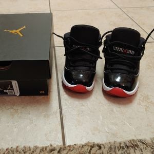 Jordan 11 "Bred" toddler size 7c